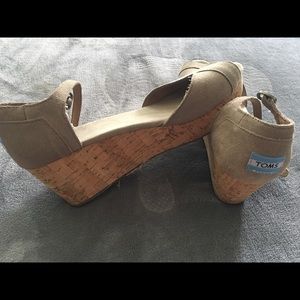 TOMS wedges